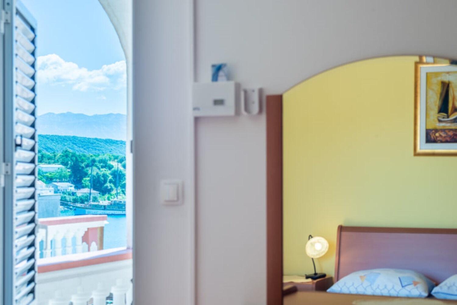 Apartments Barbara Супетарска Драга Екстериор снимка