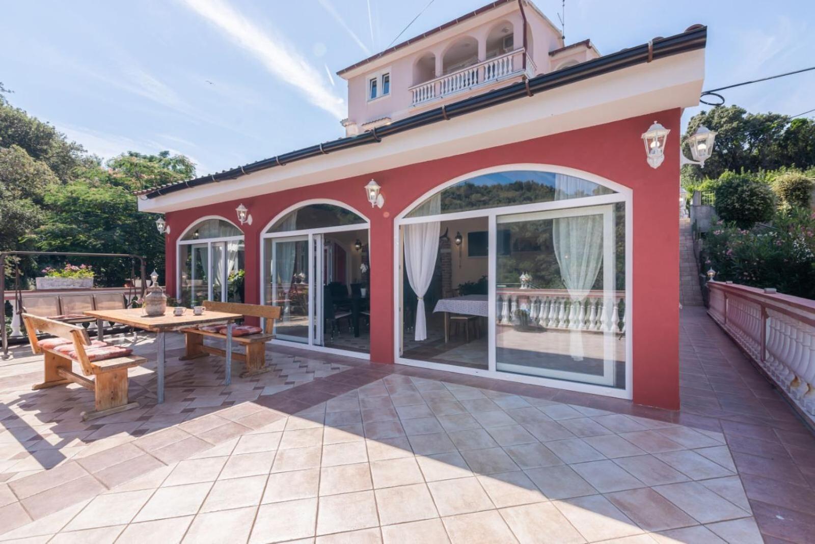Apartments Barbara Супетарска Драга Екстериор снимка