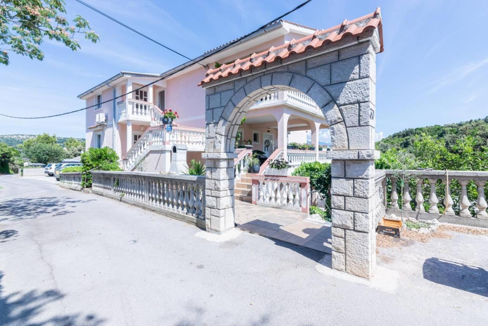 Apartments Barbara Супетарска Драга Екстериор снимка
