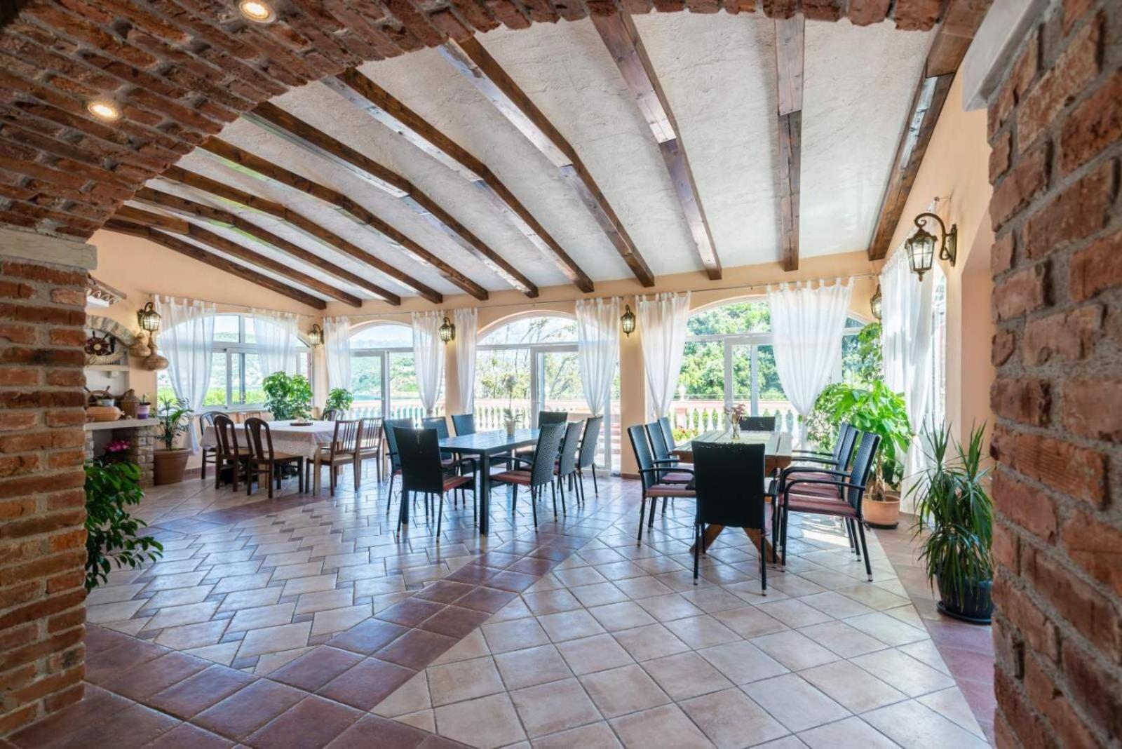 Apartments Barbara Супетарска Драга Екстериор снимка